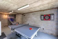 4 mins to LU • Cozy Home • Game Room • Fire Pit - 4-Star