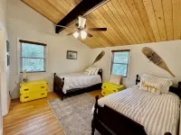 Large Deck with Beech Mtn Views/Fireplace/Pets OK/Near Hiking, Biking & Fishing - Boutique