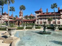 4Br Historic Old Town • 3 Private Parking Spots • Walk to Sights - Bungalows