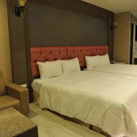 Maple Hotel