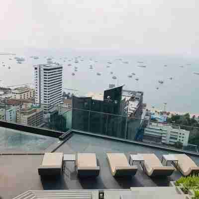 Edge Pattaya Downtown 2 Bedroom Suite, bustling streets, huge infinity pool Hotel Exterior