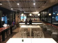 巴沖中心潮流旅館 巴冲附近的飯店