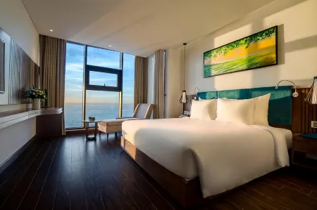 Maximilan Danang Beach Hotel