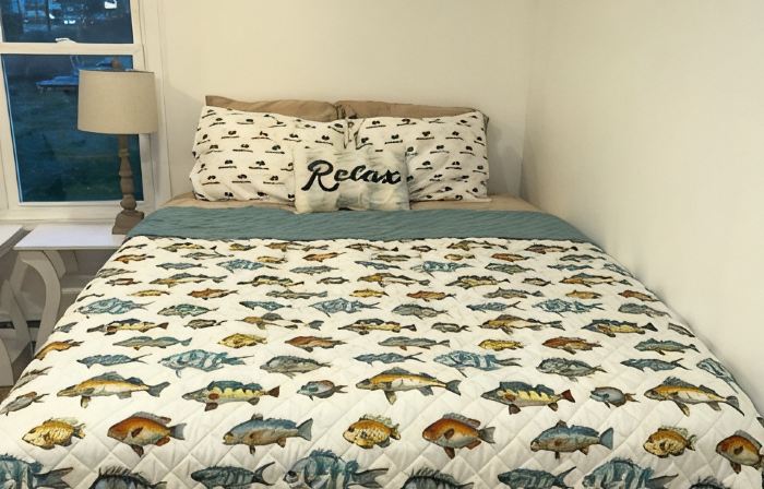 Riverside Retreat, a charming studio near Oakmont and Pittsburgh with WiFi, AC