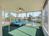 4 bedrooms home located on the deep water canal 13630 Garris Dr. Hudson Fl 34667 Hotels in Hudson