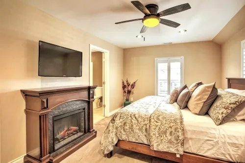 Walkable Cda Home with Hot Tub, Firepit and Games