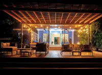 Award-winning villa with private beachfront and pool - 4-Star