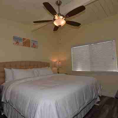 Seaside H RELAX  AT THE BEACH- 1BR Rooms