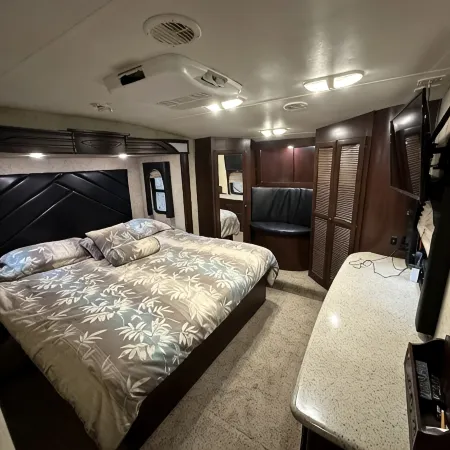 River front relaxation retreat rv on the famous Suwannee river