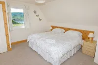 Peaceful setting and wonderful loch view in the Heart of Argyll