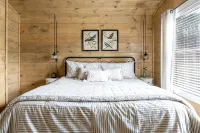 Blue Bird Cottage Pigeon Forge / 10 mins to Gatlinburg