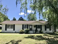 Cozy home near Lake Guntersville, w/ boat parking
