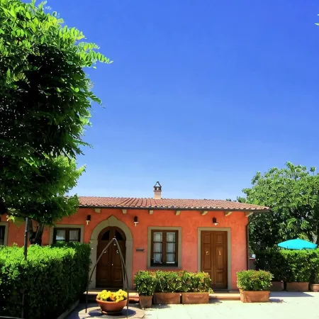 RED APARTMENT in Poggio alla Cavalla farmhouse in the heart of Tuscany