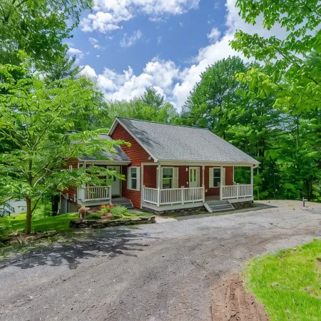 Lakefront Serenity in the Catskills near All Star Village