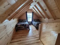Luxury Custom Built Cabin in Jackman with Direct Trail Access for Powersports - Homestays