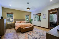 Luxury Cabin in a woods! Private location 7000 ft elevation, 4 seasons! - Chalets