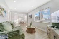 NEW BEACH LISTING-Block To The Beach, Fishing Nearby, Surfing, Chairs - 海滩