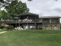 *Waterfront House on Lake Norman, Pool & Private Dock, Sleeps 1