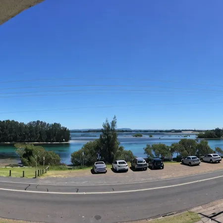 Wallis View - Lake and Sunset Views