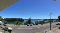 Wallis View - Lake and Sunset Views