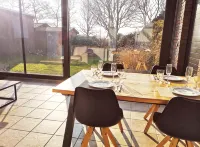 Haus Meereswind Esens, 3 Bedrooms, Conservatory with Fireplace
