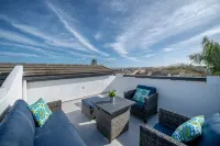 Steps Away From Pismo Beach with Poker/Foosball Table/EV Charger/BBQ grill
