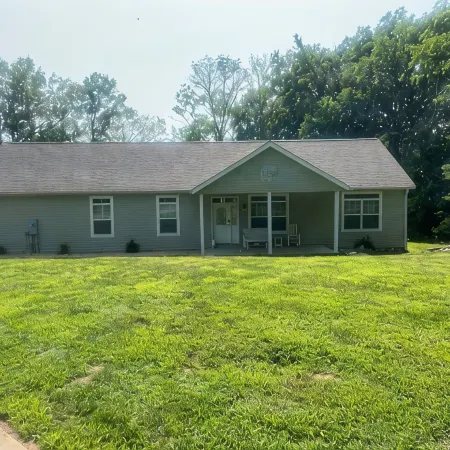 Lake View Cadiz, KY Lakefront 3 Bedroom with AC, Private Dock. Lake Barkley