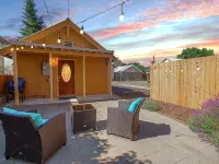 Cascade Getaway - Heart of Cle Elum - Full Kitchen, Private Patio & Pet Friendly Hotels in Cle Elum