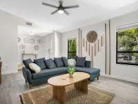 Welcome to our gorgeous remodelled home! Near Anna Maria and Bradenton beach. Hotels in West Bradenton