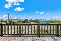 King Size Bed! Freeport Surfside Beach Bungalow Ocean & BayViews,Steps from Ocea