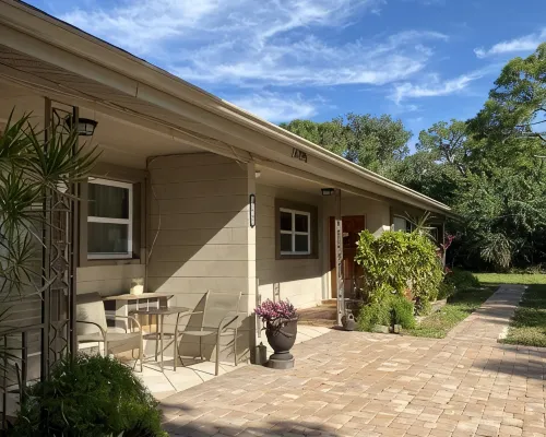 Warm Mineral Springs Cozy Waterfront Apartment Hotels in Warm Mineral Springs