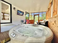 Romantic Farmhouse w hot tub, DT SM 5 min - 3-Star