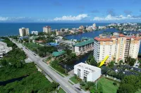 Couples Hideaway | Close to Everything | Short Walk to Beach