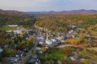 New Luxury 5Br Stowe Townhome, Sleeps 12 + Arcade Room, Foliage & Bike Trails