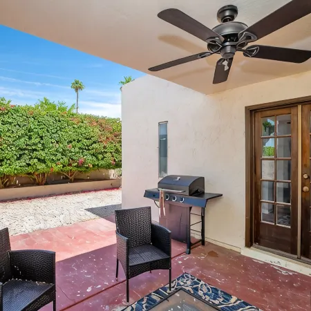 Entire - Pristine & Modern Condo