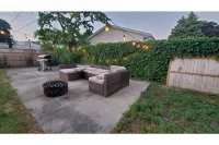 3-bedroom vacation home just a short walk to Lake Michigan - 2-Star