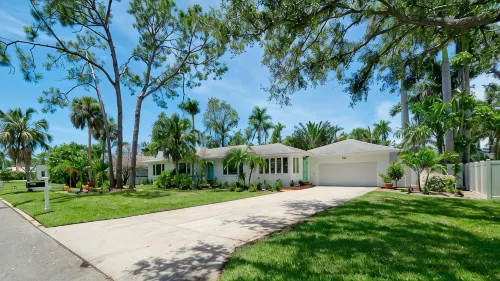 Luxury along Manatee River, close to Anna Maria beaches, heated pool & spa!