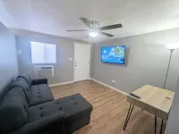 Cozy Guest House Close To Air Base - Bungalows