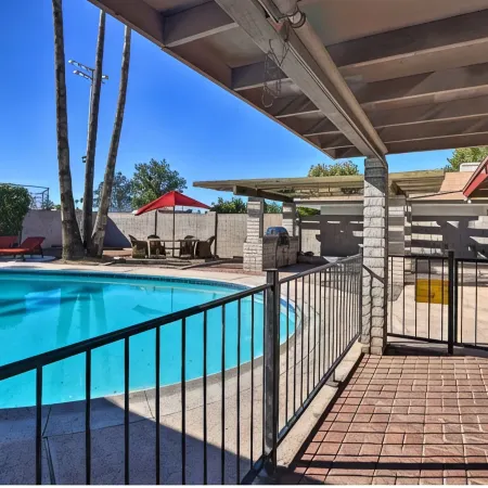 Beautiful 4 Bedroom 2 Bathroom with Pool and Pool Table for Your Entertainment