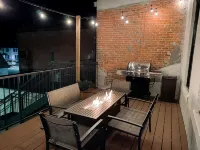 Modern, Historic Downtown Loft -  Ferienwohnungen