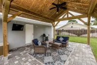🍹🌞 Boater's Paradise!  Fenced Yard, Boat Parking, 6 miles to Beach! - Wi-Fi