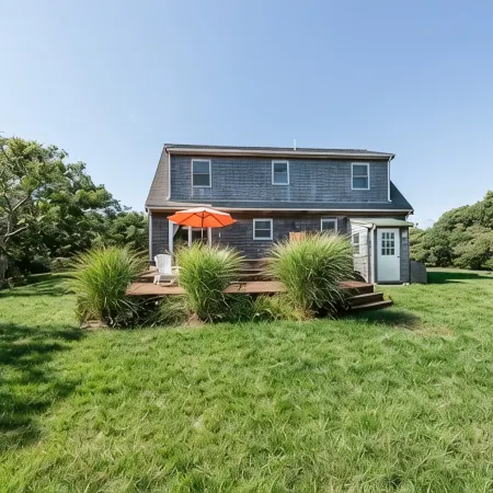 The Seashell Cove - Martha's Vineyard