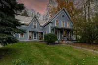 Historic 150-Year-Old Farmhouse, Jacuzzi Included - Kuntosalit