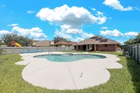 Spacious & Central Pool Home By McAuliffe Park - Bintang 4