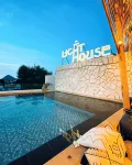 Harbour Komodo Hotel - pantai