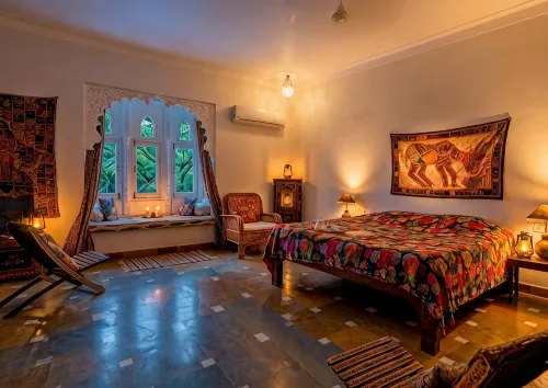 Hibiscus Heritage - A Lake View Hotel in Udaipur