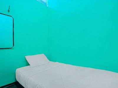 Spot on 92554 Budi Homestay SyariahNearGrand Batam Mall