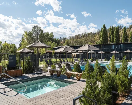 High Country Motor Lodge - Near Nau and Downtown Hotels near Fatman's Loop Trail