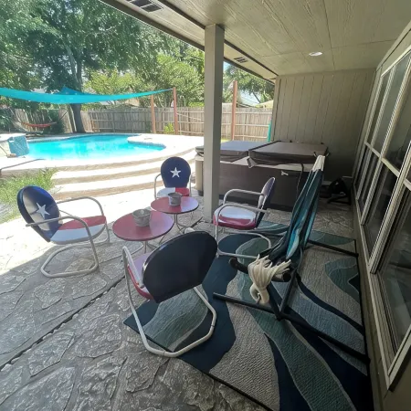 VRBO HOME AWAY Paradise Getaway House- With Pool and Hot Tub!