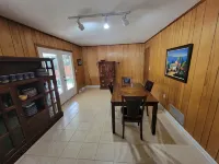 Relaxed, pet-friendly home walkable to Clemson campus, stadiums or downtown.